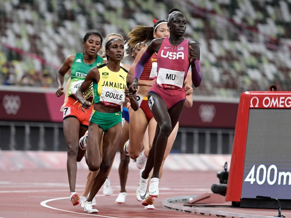 Athing Mu (USA) wins the women's 800m in a meet-record 1:55.04